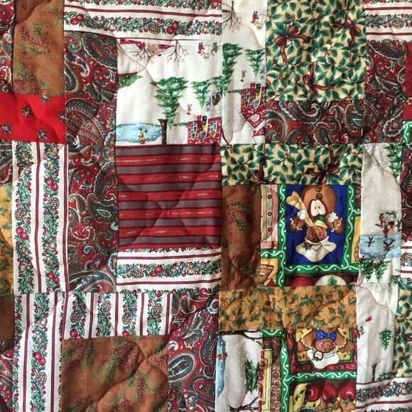 NWT Hand Crafted “Country Home” Christmas Large  Quilt - Picture 14 of 16